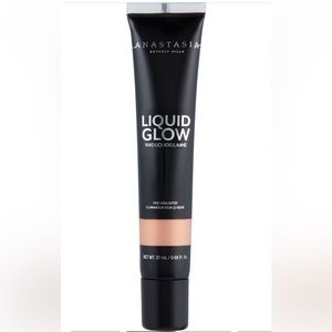 Anastasia
Beverly Hills
Liquid Glow